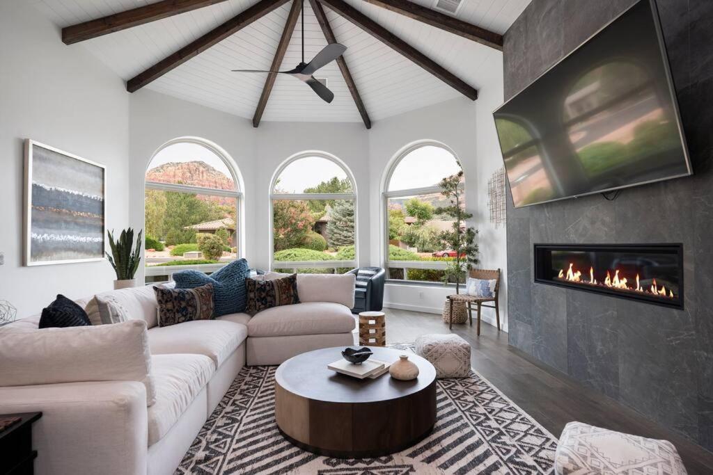 Amazing Luxury Home With Hot Tub & Views Σεντόνα Εξωτερικό φωτογραφία